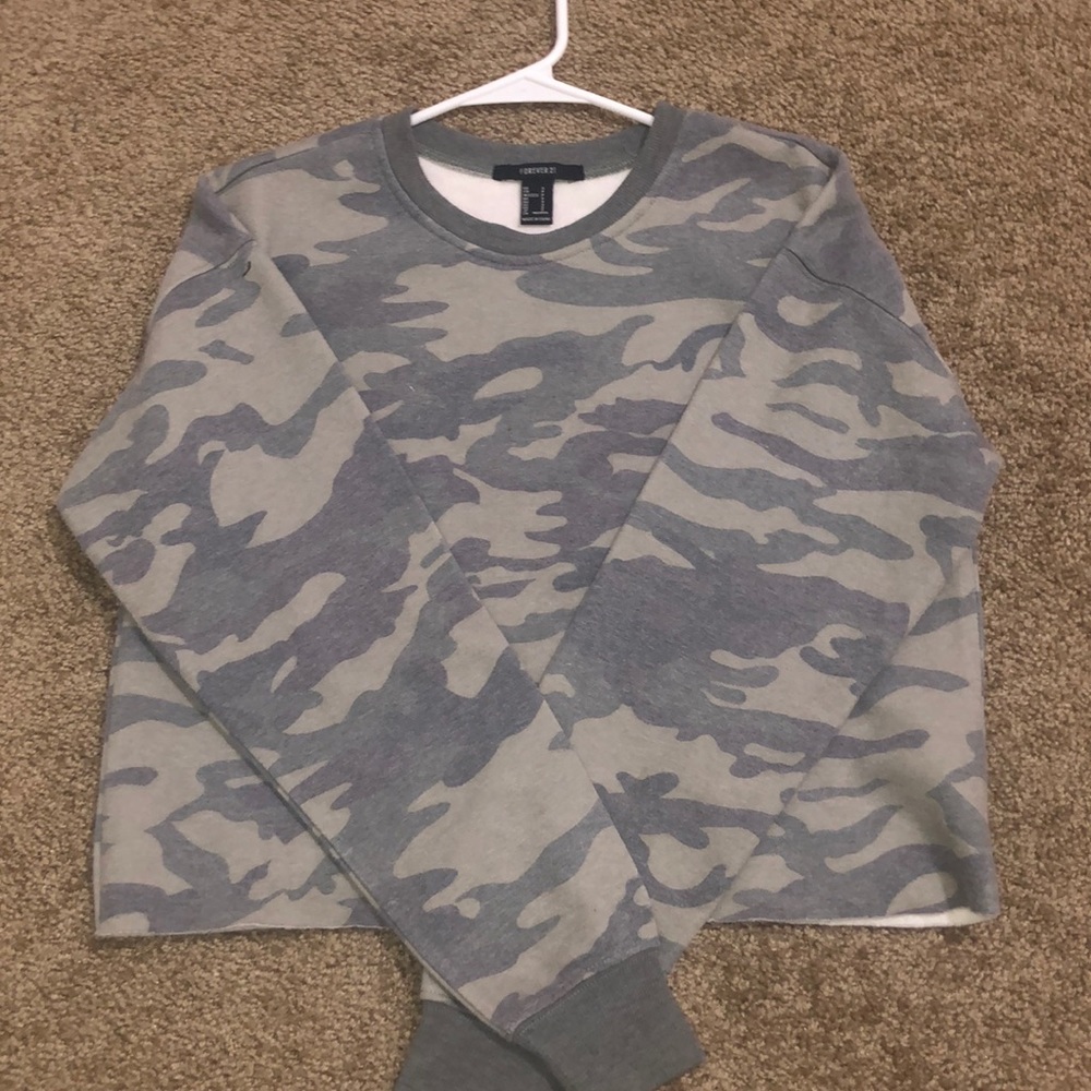 Camo cropped sweatshirt